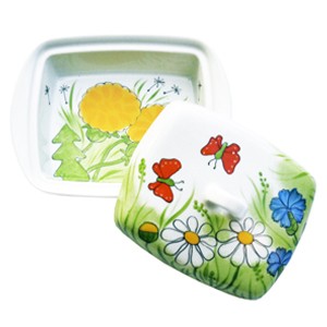 Alle Blumen mit zwei roten Schmetterlingen Butterdose aus Porzellan